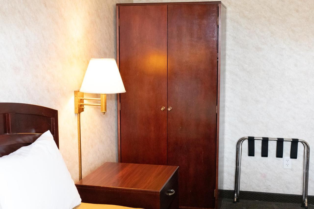 Colfax Inn By Marifah Esterno foto